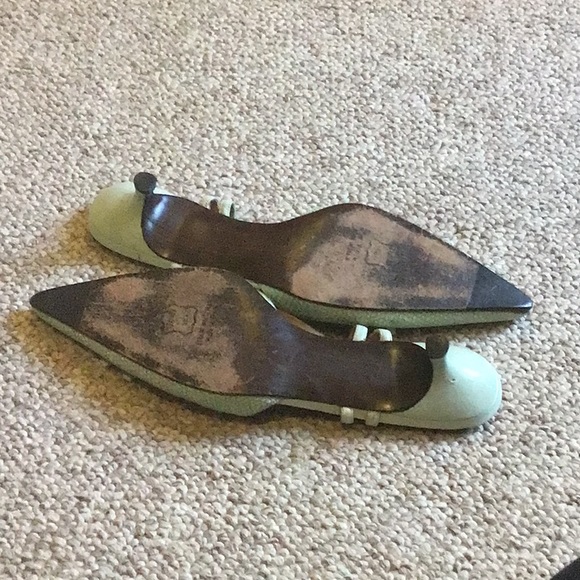 Stuart Weitzman kitten heels SZ 8 M - Picture 6 of 7